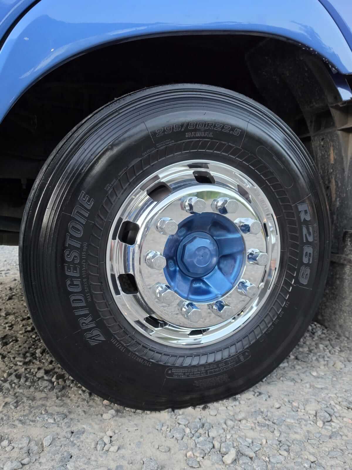 Roda ROADLINE RDS 2.0 Janela Quadrada RD-695 mercedes